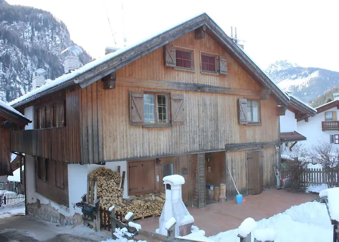 Cesa Cascata Apartment Canazei